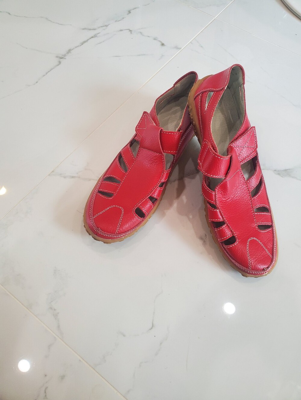 Red leather women's sandals size 9/42